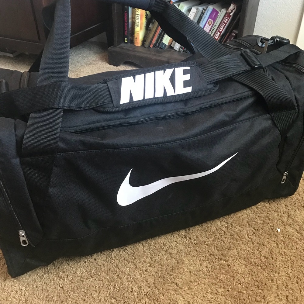 Large Nike Duffle Luggage Bag